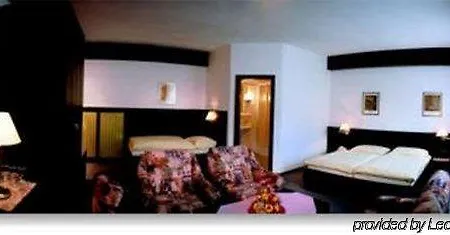 Goldener Hirsch Hotel
