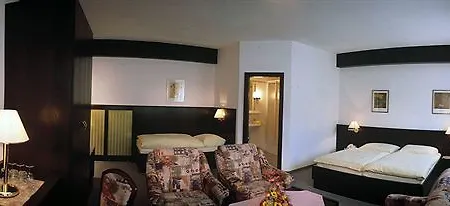 Hotel Goldener Hirsch Reutte