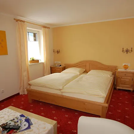 Goldener Hirsch 3*