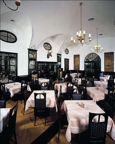 Hotel Goldener Hirsch