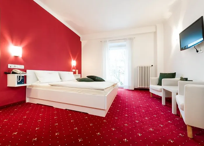 Hotel Goldener Hirsch 3*
