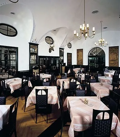 Hotel Goldener Hirsch Reutte